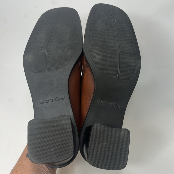 Naturalizer Quaint women’s 7m Brown leather heeled mules. - Picture 8 of 10